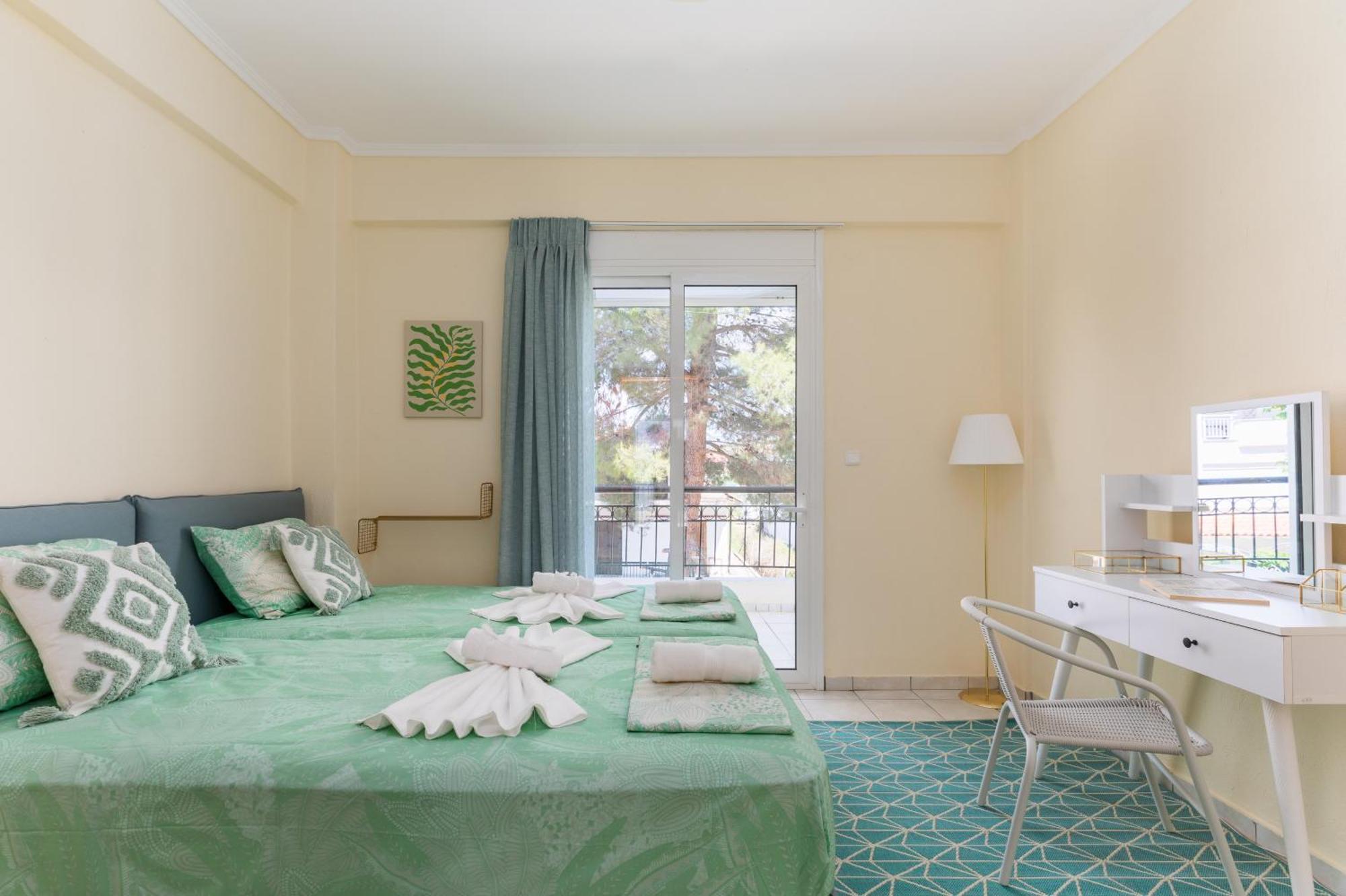 Alexandra'S Maisonette. Paralia Dionisiou Eksteriør billede