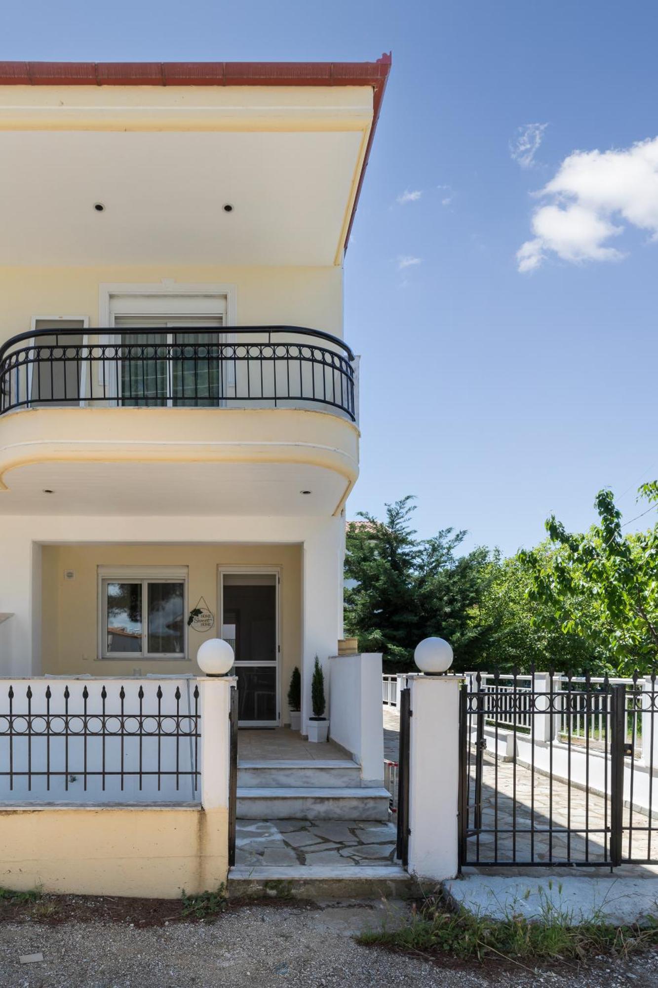 Alexandra'S Maisonette. Paralia Dionisiou Eksteriør billede