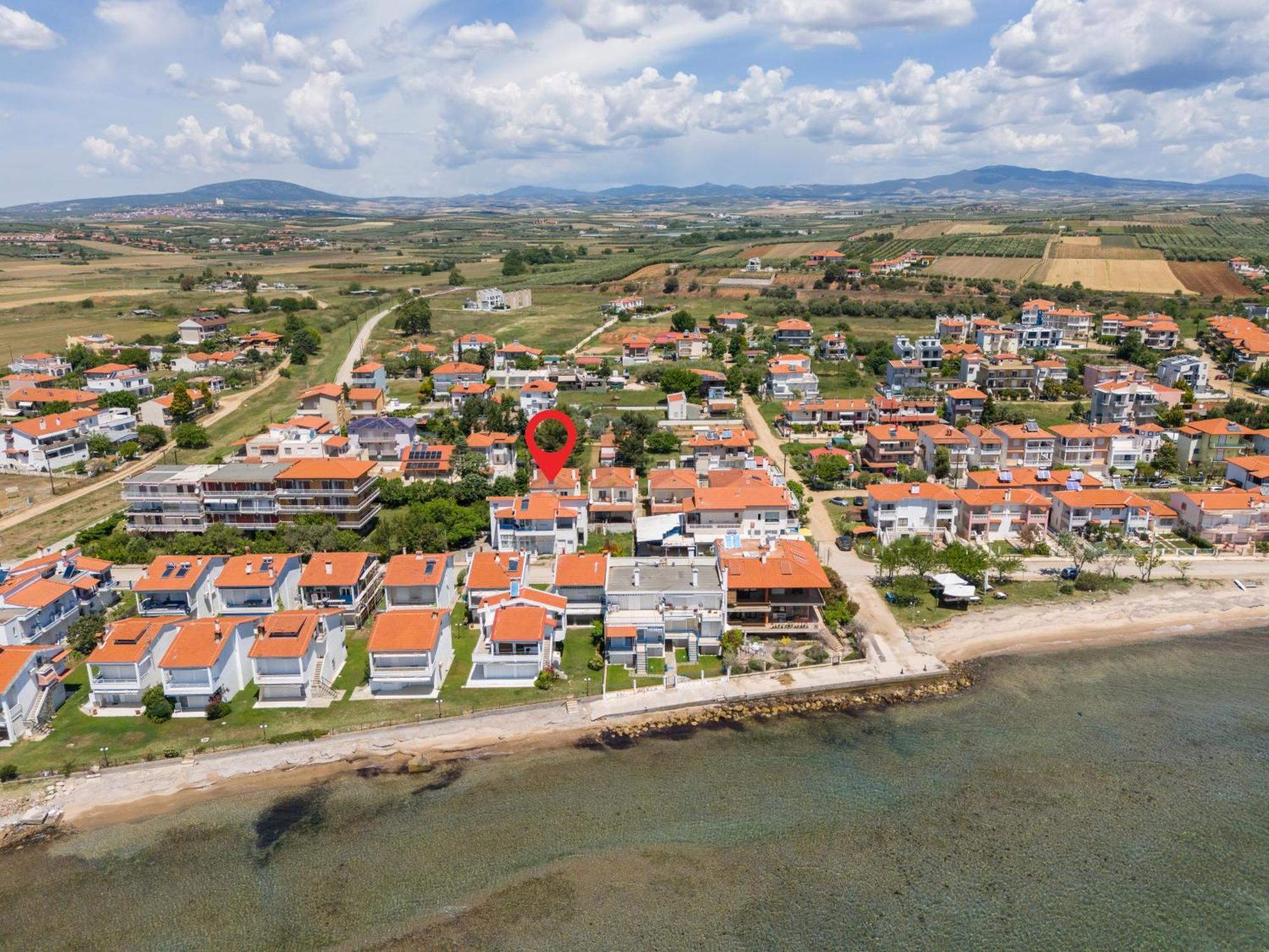 Alexandra'S Maisonette. Paralia Dionisiou Eksteriør billede